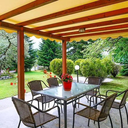 Rosa بيت للعطل